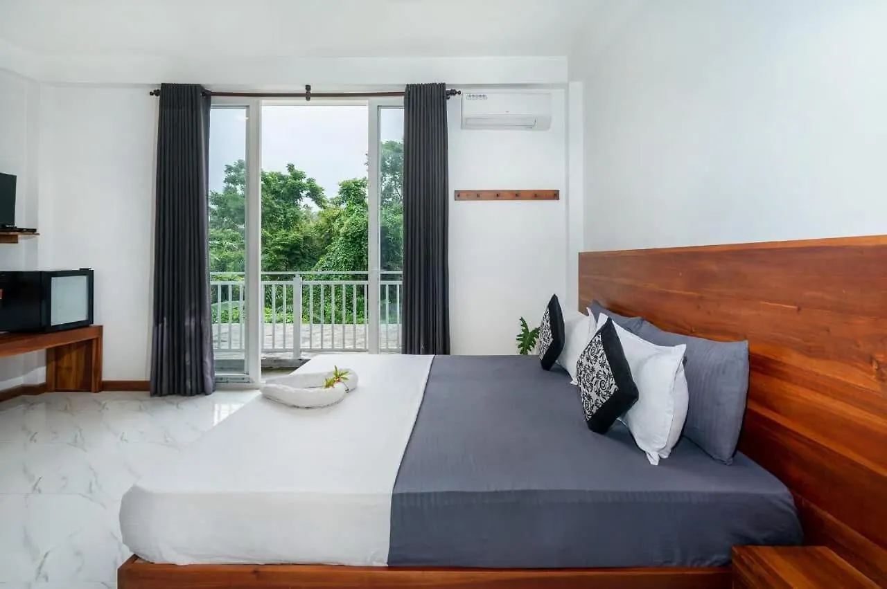 Hotel Cmb Apartments Negombo
